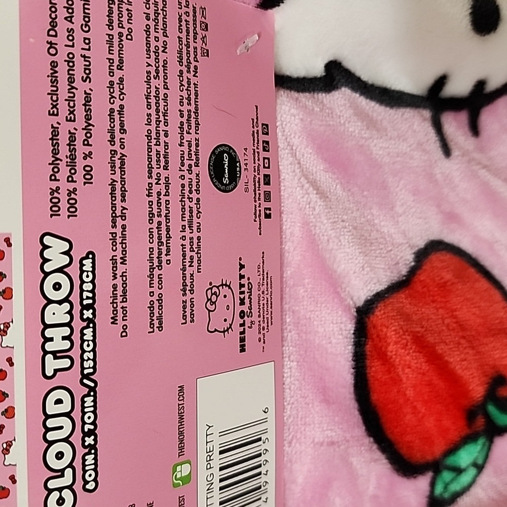 ๐ HELLO KITTY PLUSH CLOUD THROW ๐ - Picture 4 of 8